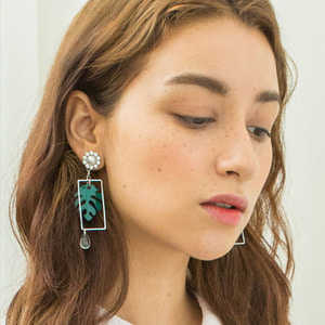 Leaves in square earrings
