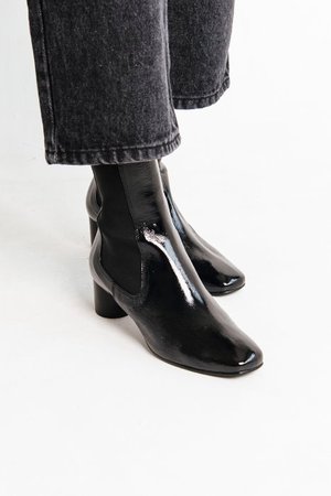 black cow patent-girigiri Chelsea boots 기리기리 첼시 부츠 페이던트 블랙