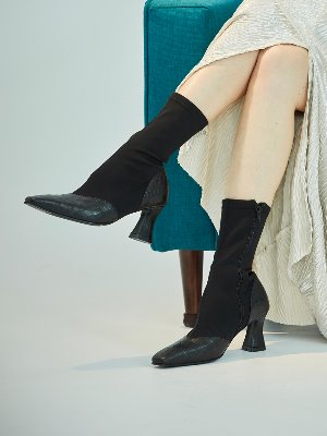 ws192033009- Carmen Black wani socks boots