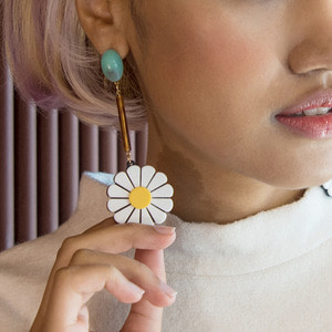 Vonditole lovely daisy flowers earrings
